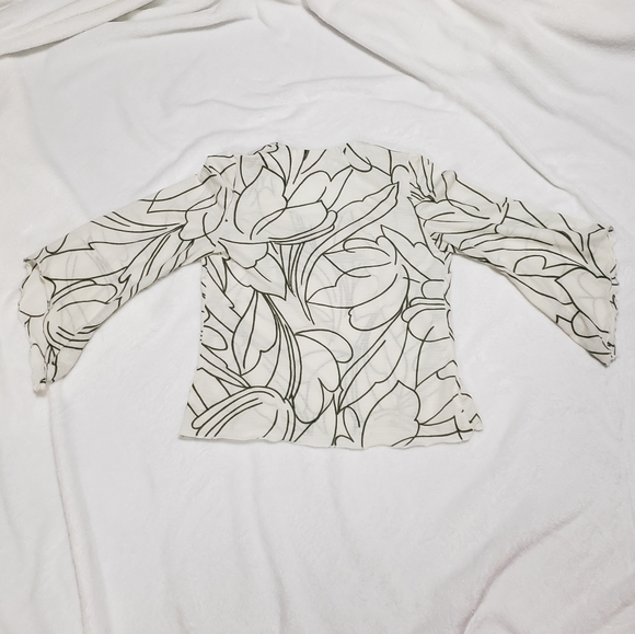 Floral top - Picture 10 of 11